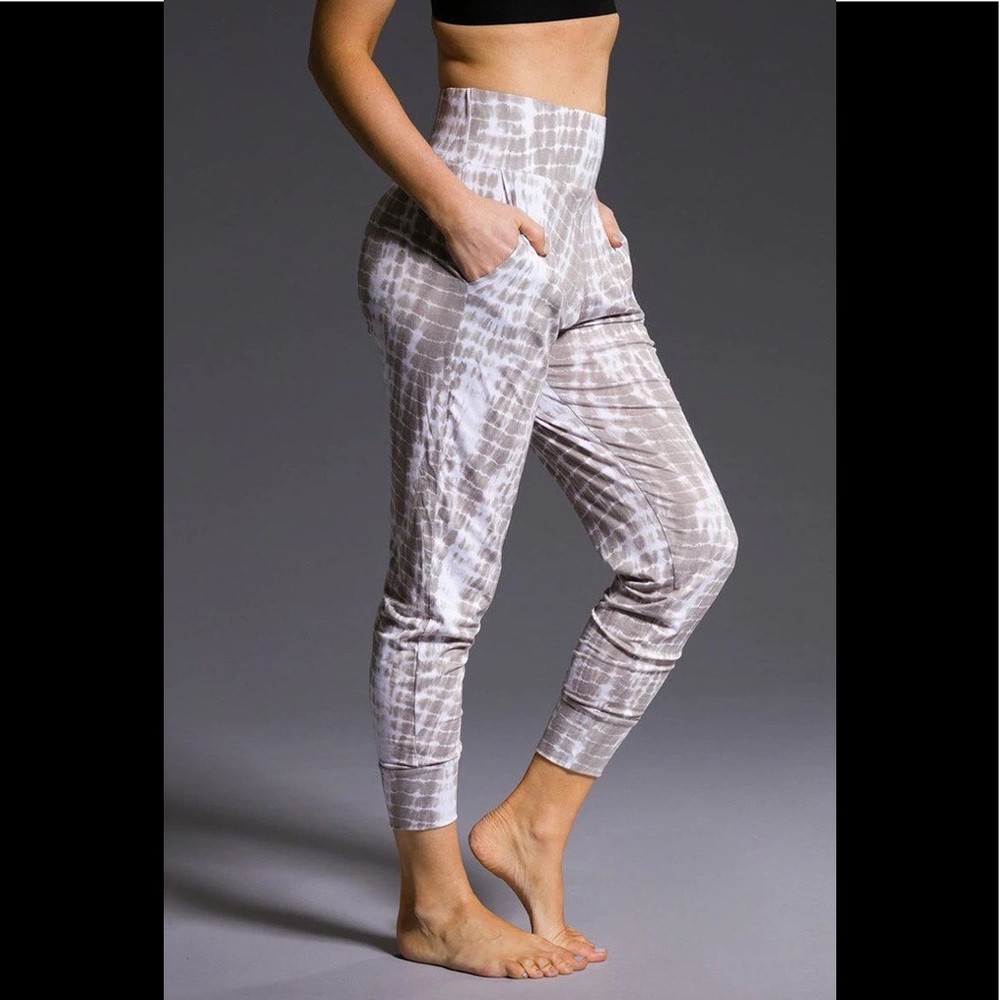 Onzie Joggers